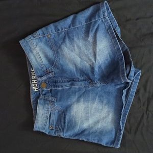 YMI High Rise Jegging Shorts Juniors Size 5